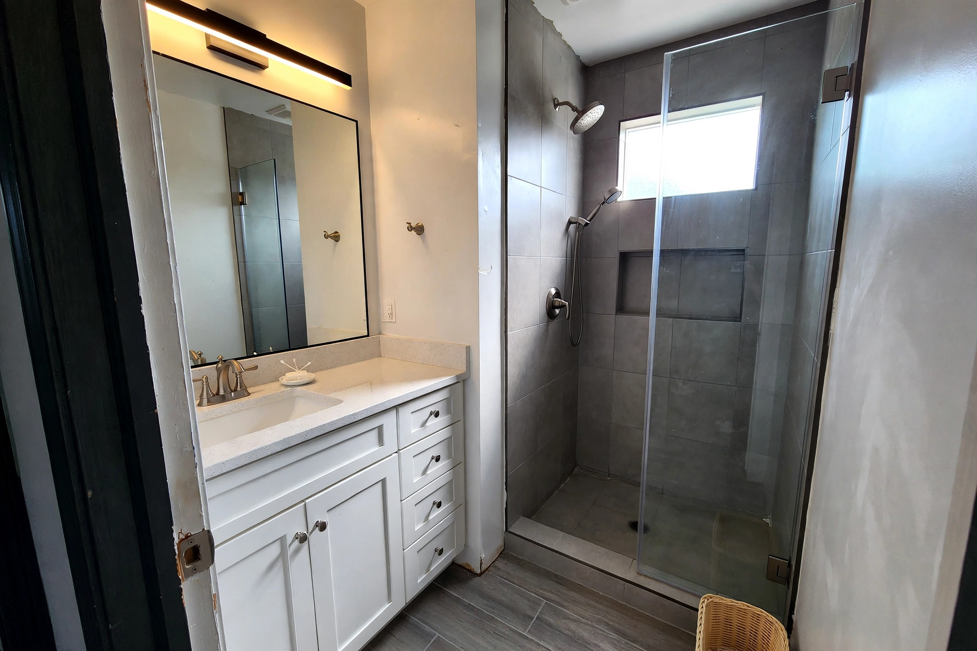 Mid-range bathroom remodel in the same bathroom
